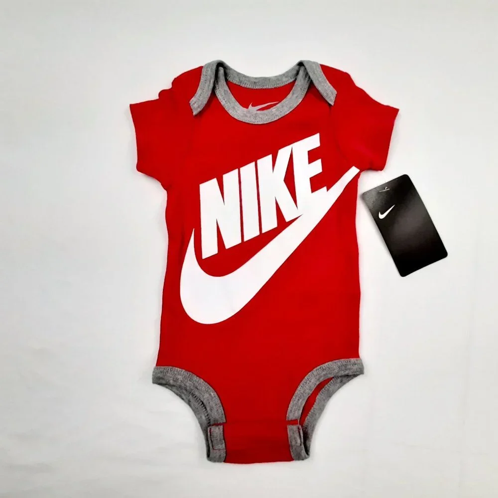Nike Infant One Piece Baby Suit Size 0/6 Months Pink